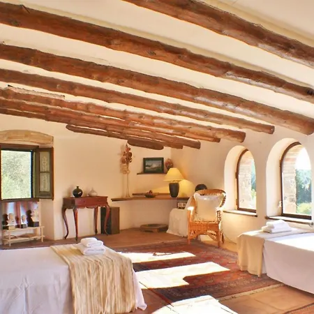 Sleeps 9 Pool * Foixá